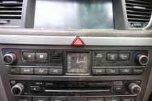 Load image into Gallery viewer, Temperature Controls Hyundai Genesis 2015 - NW100329
