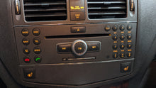 Load image into Gallery viewer, RADIO Mercedes-Benz C250 C300 C350 C63 2010 10 - NW411174
