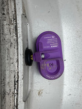 Load image into Gallery viewer, WHEEL RIM LR2 2009-2015 19x8 ALLOY - NW299633

