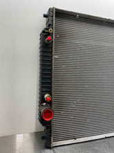 Load image into Gallery viewer, RADIATOR Ford F250SD Pickup F350SD Pickup 2006 06 2007 07 - NW412702
