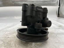 Load image into Gallery viewer, POWER STEERING PUMP INFINITI I30 MAXIMA 95 96 97 - 04 - NW163328
