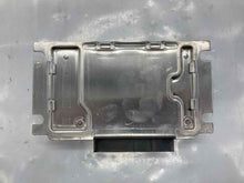 Load image into Gallery viewer, TRANSFER CASE CONTROL MODULE COMPUTER LR4 Range Rover Rover Sport 10-13 - NW37152
