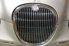 Load image into Gallery viewer, GRILLE Jaguar S Type 2005 05 2006 06 2007 07 2008 08 - NW98408
