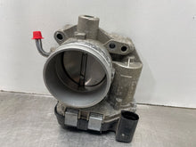 Load image into Gallery viewer, THROTTLE BODY Vw Beetle Jetta Rabbit 05 - 07 - NW414109
