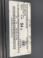 Load image into Gallery viewer, Amplifier Hyundai Santa FE 2003 03 2004 04 2005 05 2006 06 - NW137434
