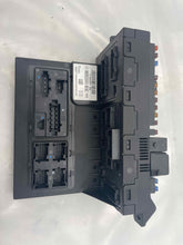 Load image into Gallery viewer, SIGNAL ACTIVATION CONTROL MODULE COMPUTER E320 E350 E500 E55 04 05 06 - NW34835
