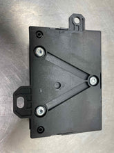 Load image into Gallery viewer, FUEL PUMP CONTROL MODULE COMPUTER B250 C250 C300 C350 C63 E250D 11-15 - NW414564
