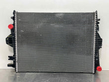 Load image into Gallery viewer, RADIATOR Volkswagen Touareg 11 12 13 14 15 16 17 - NW415712
