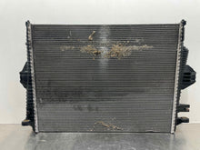 Load image into Gallery viewer, RADIATOR Volkswagen Touareg 11 12 13 14 15 16 17 - NW415712
