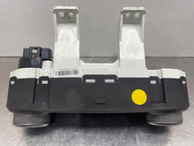 Load image into Gallery viewer, Temperature Controls Hyundai Tucson 2014 - NW415565
