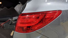 Load image into Gallery viewer, OUTER TAIL LIGHT LAMP Hyundai Tucson 10 11 12 13 14 15 Right - NW415901
