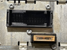 Load image into Gallery viewer, Radio S430 S500 S600 S55 CL500 2002 02 2003 03 2004 04 AM FM CD Nav - NW139059
