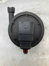 Load image into Gallery viewer, AIR INJECTION PUMP SMOG Audi TT A4 A6 Golf Toureg Jetta 00 01 02 03 04 05 - 09 - NW7983
