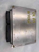 Load image into Gallery viewer, ECU ECM COMPUTER Audi A4 2004 04 1.8 - NW58726
