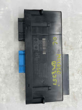 Load image into Gallery viewer, BODY CONTROL MODULE BCM COMPUTER 323i 325ci 325i 330ci 330i 330xi 2006 - NW28993

