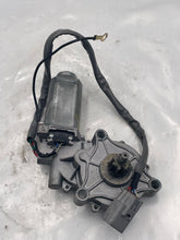 Load image into Gallery viewer, CONVERTIBLE TOP MOTOR SC430 02 03 04 05 06 07 08 09 10 Left - NW50149
