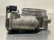 Load image into Gallery viewer, THROTTLE BODY Porsche Cayenne 2004 04 2005 05 2006 06 - NW178457
