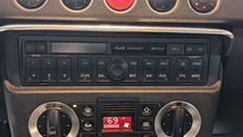 Load image into Gallery viewer, Radio Audi TT 2001 01 2002 02 2003 03 AM FM CD - NW418089
