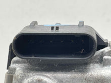 Load image into Gallery viewer, THROTTLE BODY Charger Challenger Avenegr 2011 11 3.6L - NW418693
