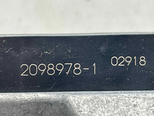 Load image into Gallery viewer, Radio Chrysler Pacifica 2018 - NW418617
