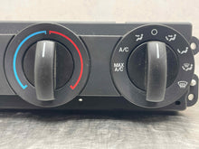 Load image into Gallery viewer, Temperature Controls  FORD F250SD PICKUP 2006 - NW419384
