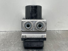 Load image into Gallery viewer, ABS ANTI-LOCK BRAKE PUMP F250SD Pickup F350SD Pickup 06 07 - NW418798
