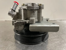 Load image into Gallery viewer, POWER STEERING PUMP 325i 320i 330i 2001 01 2002 02 - NW163085

