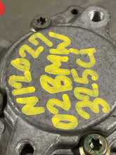 Load image into Gallery viewer, POWER STEERING PUMP 325i 320i 330i 2001 01 2002 02 - NW163085
