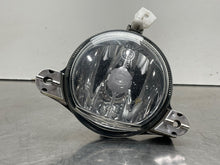 Load image into Gallery viewer, FOG LIGHT Jaguar XJ8 1998 98 1999 99 00 01 02 03 - NW82799
