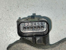 Load image into Gallery viewer, Throttle Body  DODGE 1500 PICKUP 2015 - NW422067
