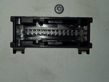 Load image into Gallery viewer, RADIO Volkswagen Tiguan 09 10 11 12 13 14 15 16 17 AM FM CD DVD NAV - NW140231

