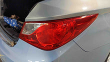 Load image into Gallery viewer, OUTER TAIL LIGHT LAMP Hyundai Sonata 11 12 13 14 Right - NW422730
