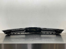 Load image into Gallery viewer, Grille Mitsubishi Endeavor 2006 - NW422965
