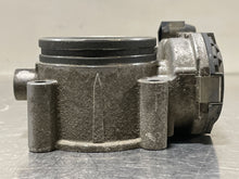 Load image into Gallery viewer, THROTTLE BODY Porsche Boxster 911 Carrera GT 2000 00 01 02 03 04 05 06 - NW449052
