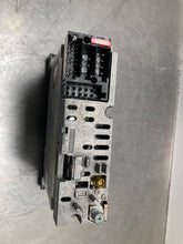 Load image into Gallery viewer, Radio Audi TT 2001 01 2002 02 2003 03 AM FM CD - NW424618
