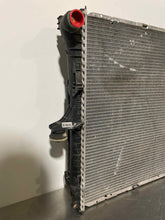 Load image into Gallery viewer, RADIATOR Audi Q7 2007 07 2008 08 2009 09 2010 10 - NW131924
