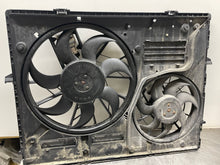 Load image into Gallery viewer, RADIATOR FAN ASSEMBLY Audi Q7 2007 07 2008 08 2009 09 2010 10 - NW63682
