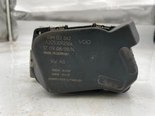 Load image into Gallery viewer, THROTTLE BODY Volkswagen Pasat CC Touareg Q7 2007 07 2008 08 09 10 11 12 - NW177730
