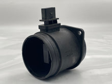 Load image into Gallery viewer, Mass Air Flow Sensor Meter MAF Q7 TT CC Passat Touareg 06-15 - NW4740
