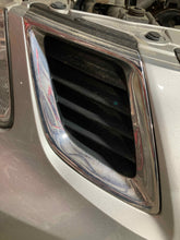Load image into Gallery viewer, GRILL Saab 9-2X 2005 05 2006 06 Right - NW426515
