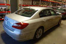 Load image into Gallery viewer, CARRIER ASSEMBLY Hyundai Genesis 09 10 11 12 13 14 3.91 RATIO  Rear - NW46589
