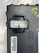 Load image into Gallery viewer, BODY CONTROL MODULE BCM COMPUTER Hyundai Genesis 11 12 13 14 - NW32220
