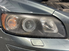 Load image into Gallery viewer, HEADLIGHT LAMP ASSEMBLY Volvo S40 V40 V50 04 05 06 07 Right - NW427772
