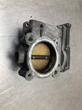 Load image into Gallery viewer, THROTTLE BODY Volvo S40 V70 2004 04 05 06 07 08 - NW427938
