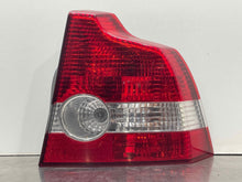 Load image into Gallery viewer, TAIL LIGHT LAMP ASSEMBLY Volvo S40 V40 04 05 06 07 Right - NW427945
