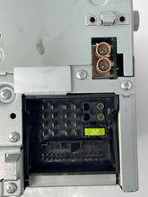 Load image into Gallery viewer, Radio  MERCEDES E-CLASS 2015 - NW427851
