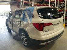 Load image into Gallery viewer, CARRIER ASSEMBLY MDX TLX Pilot Ridgeline 15 16 17 18 19 - NW428509
