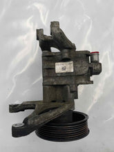 Load image into Gallery viewer, Power Steering Pump  BMW 535I 2008 - NW163153
