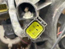 Load image into Gallery viewer, HEADLIGHT LAMP ASSEMBLY Range Rover 2000 00 2001 01 2002 02 Left - NW429126
