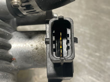 Load image into Gallery viewer, THROTTLE BODY Discovery Range Rover 2000 00 2001 01 02 - NW429303
